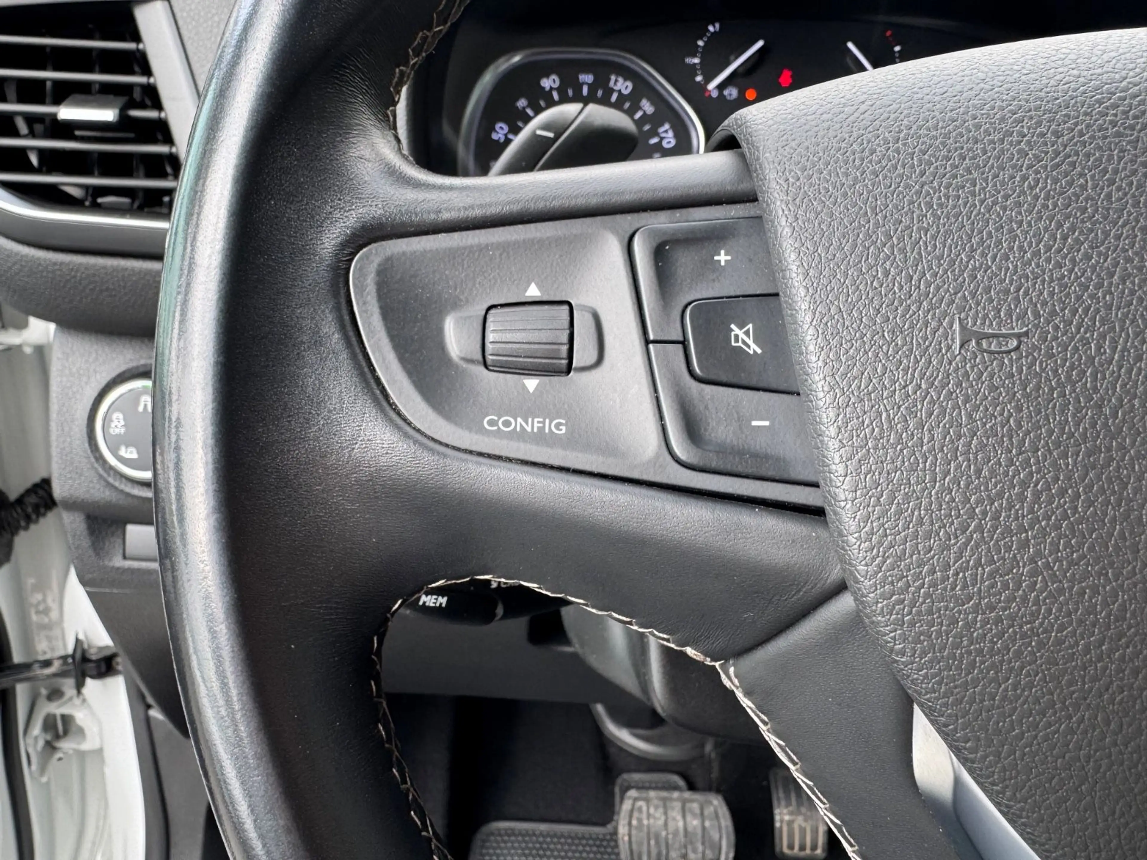 Opel Zafira Life Tourer M *LEDER/MASSGE/STHZ* — photo 10