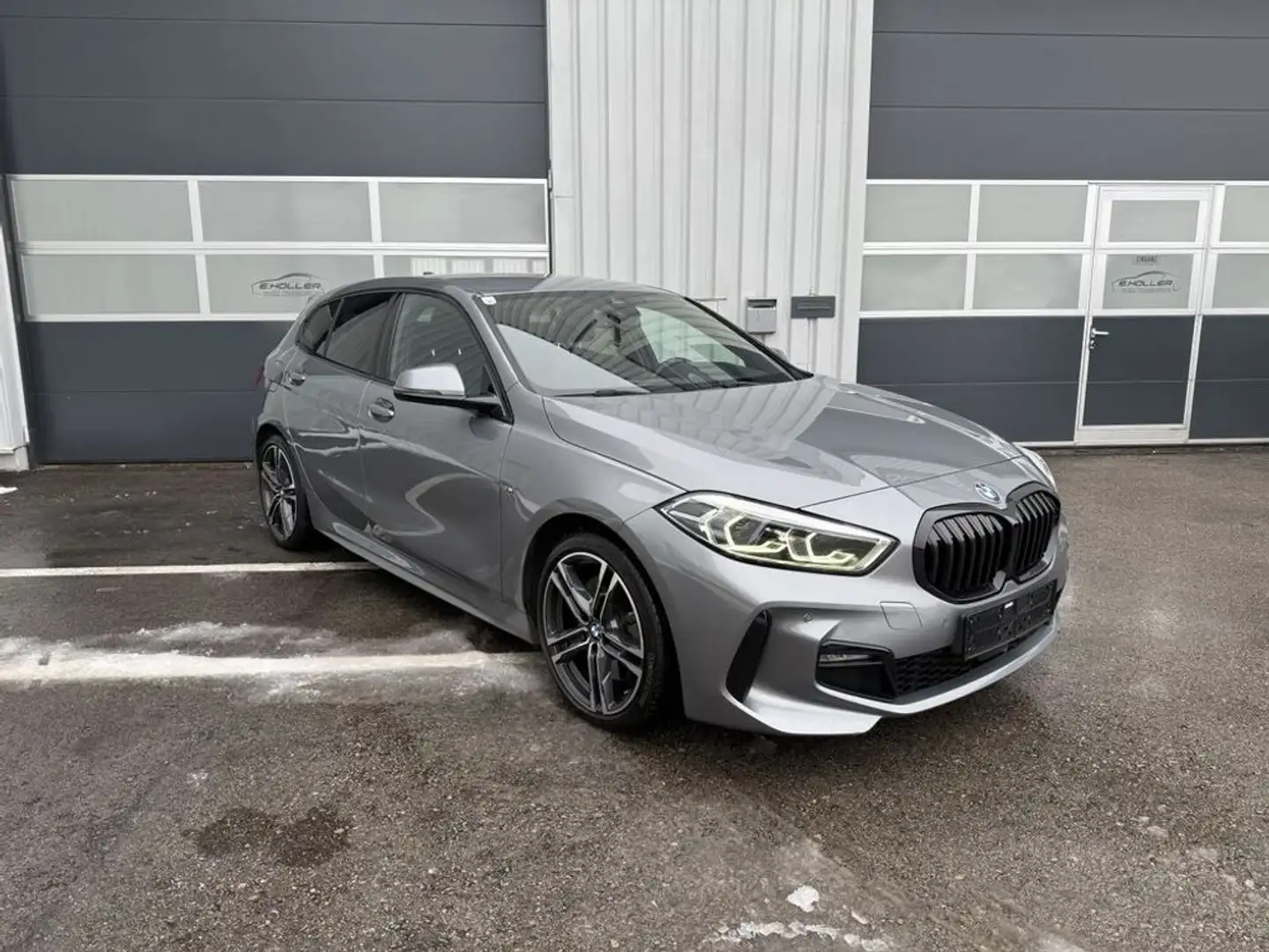 BMW 120 d xDrive M Sport Grau - 2