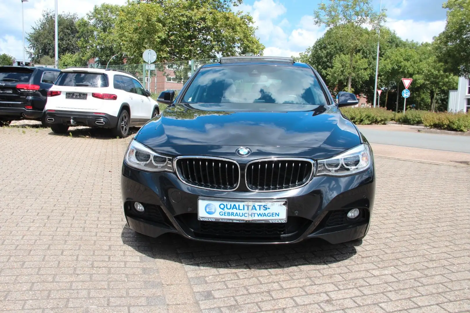 BMW 320 M Sport Shadow, HUD, Pano, LED Noir - 1