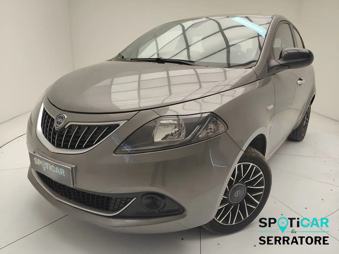 Lancia Ypsilon III 2021 1.0 firefly hybrid Platino s&s 70cv Grigio - 1