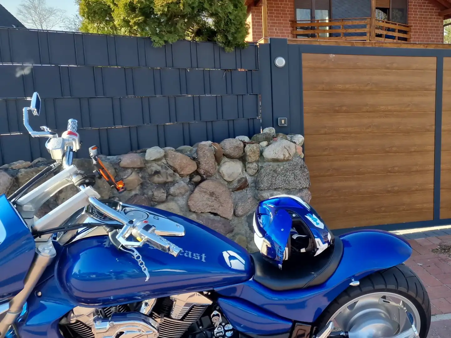 Suzuki VZR 1800 Blau - 1
