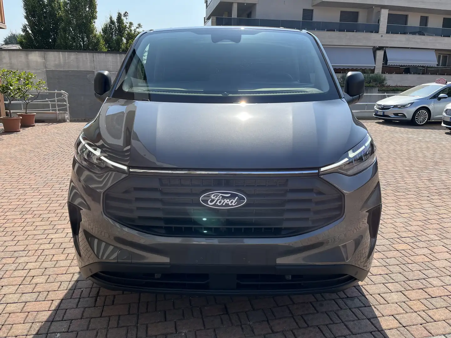 Ford Transit Custom D/CAB. TREND L2H1 2.0 ECOBLUE 150CV + IVA 22% Grijs - 2