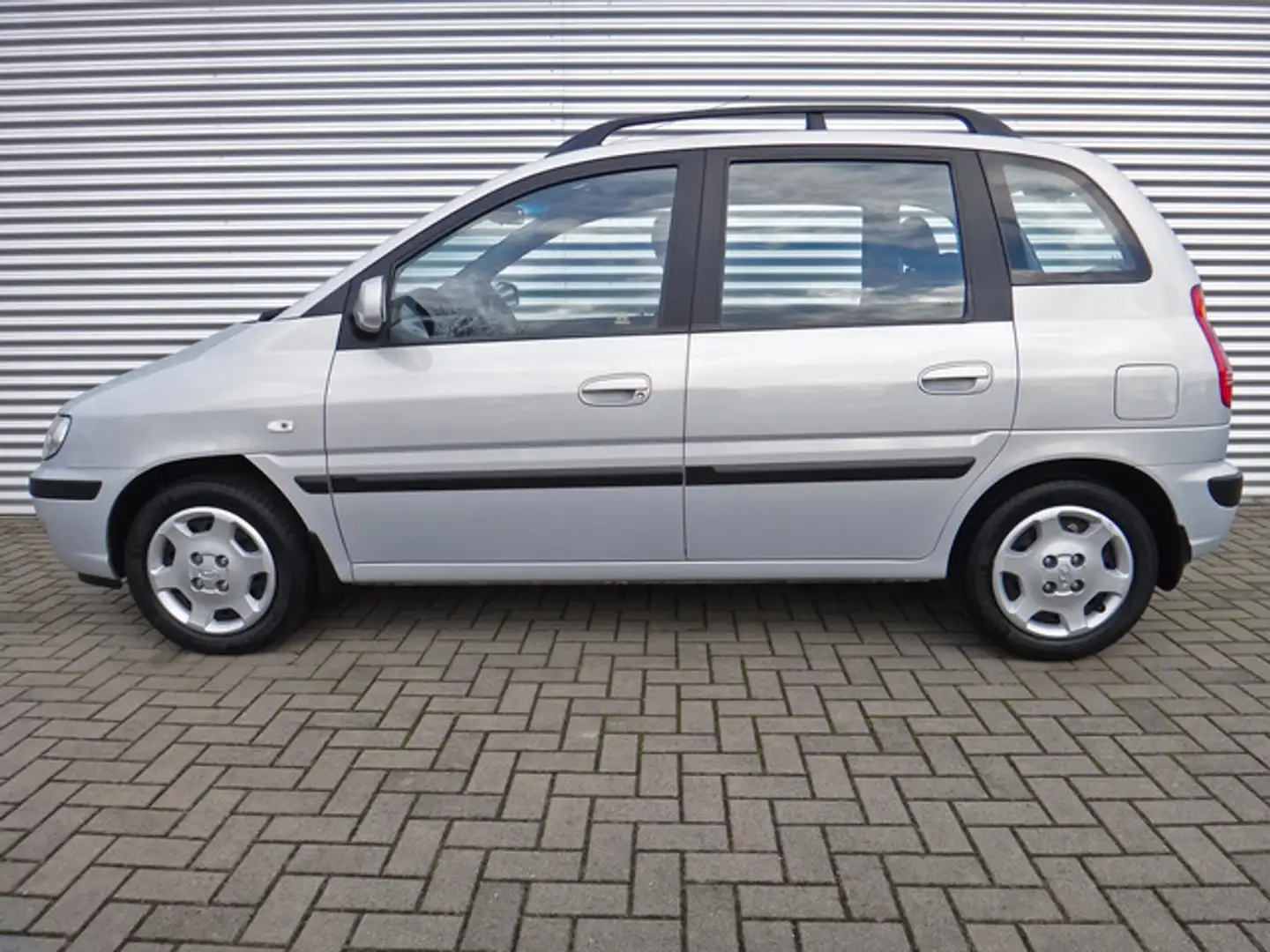 Hyundai Matrix 1.8 GLS Silber - 2