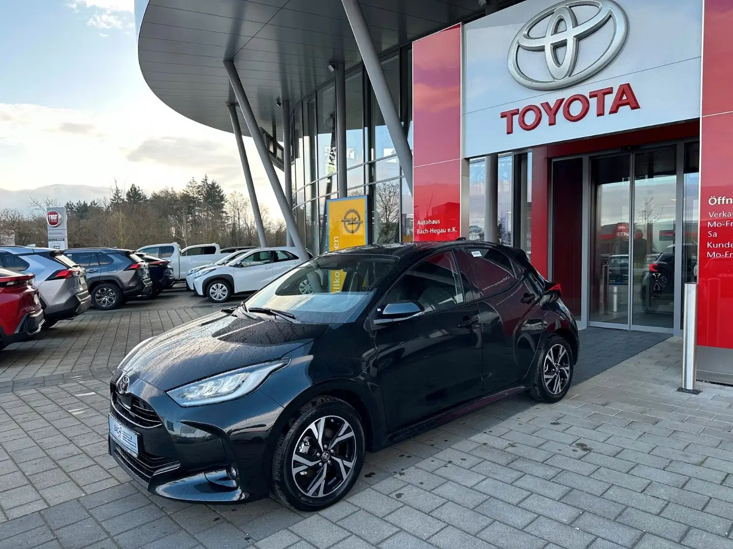 Toyota Yaris Hybrid Team Deutschland,APPLE,LED,SITZ-HZG Schwarz - 2