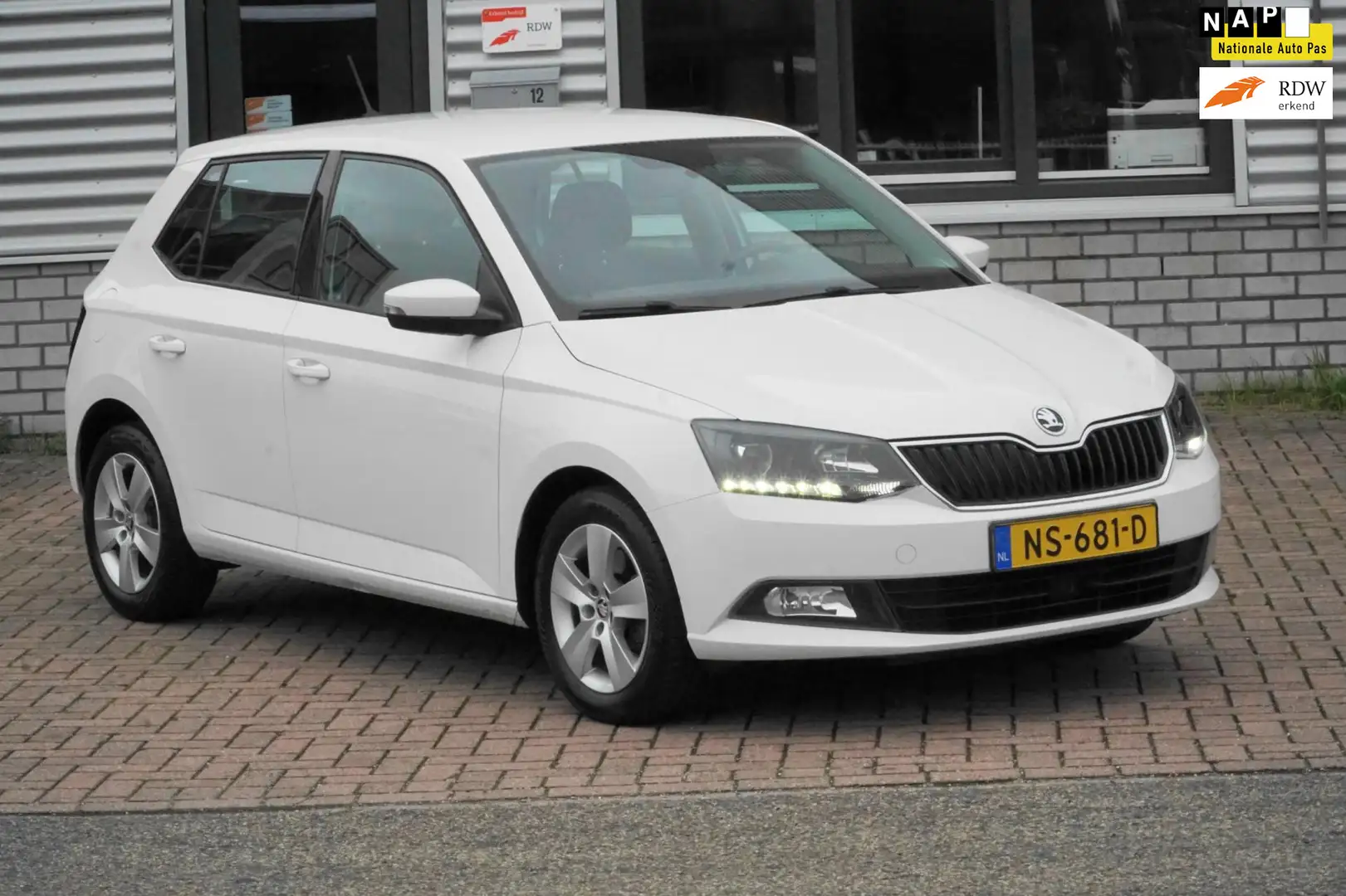 Skoda Fabia 1.2 TSI Style NAVI TREKHAAK 1EIG. Blanc - 1