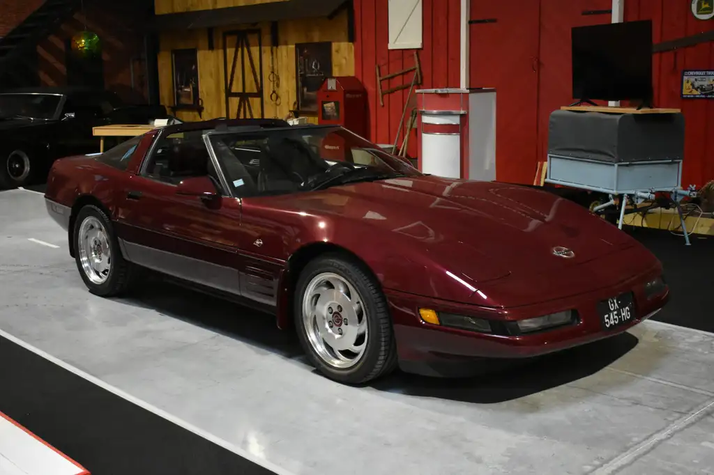 Chevrolet Corvette 1993 из Европы — купить под ключ