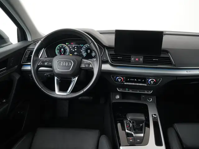 Audi Q5 view 6