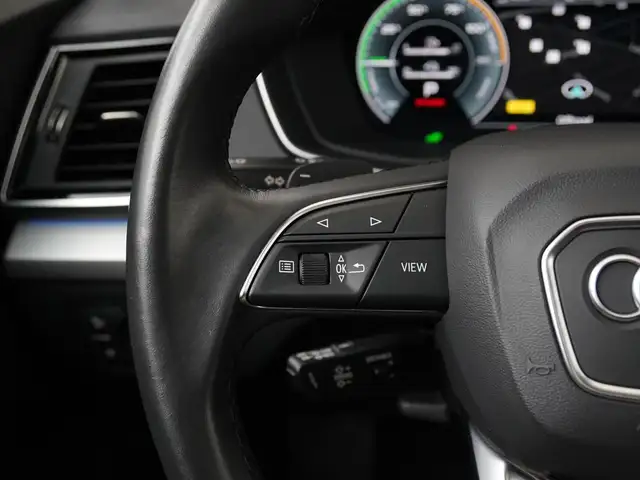 Audi Q5 view 8