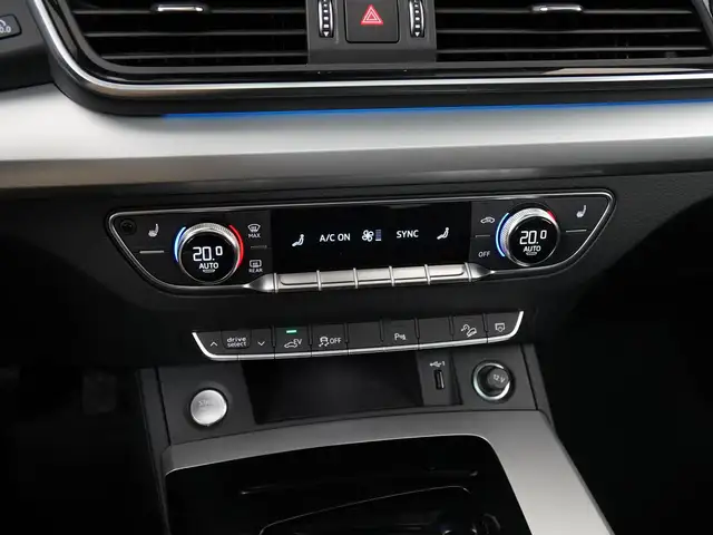 Audi Q5 view 13