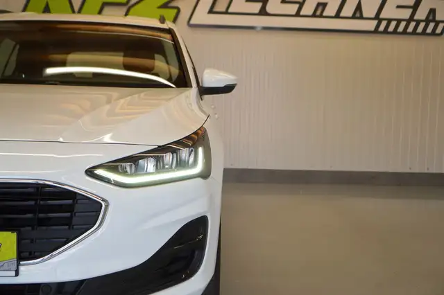 Ford Focus view 10