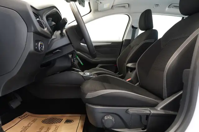 Ford Focus view 15