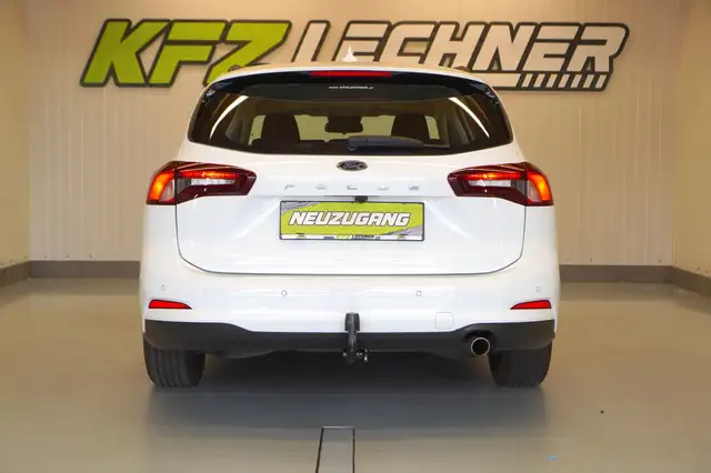 Ford Focus view 5