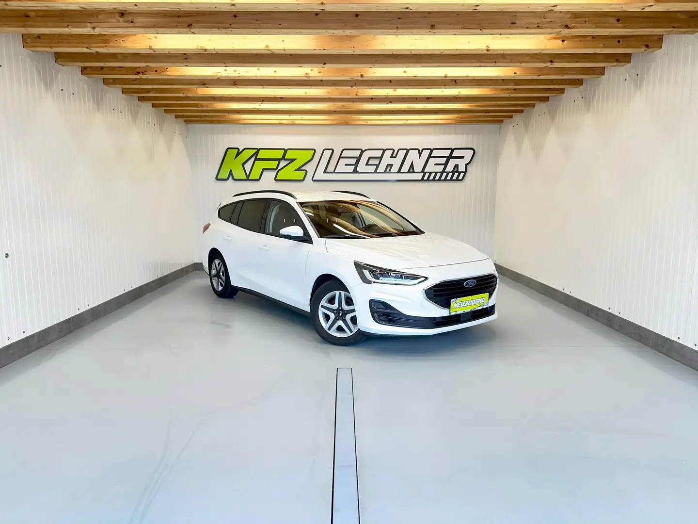 Ford Focus Turnier 1.5 EcoBl. Aut. "AHK*LED*ACC*SITZH*R-KAM" Weiß - 1