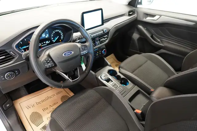 Ford Focus view 13