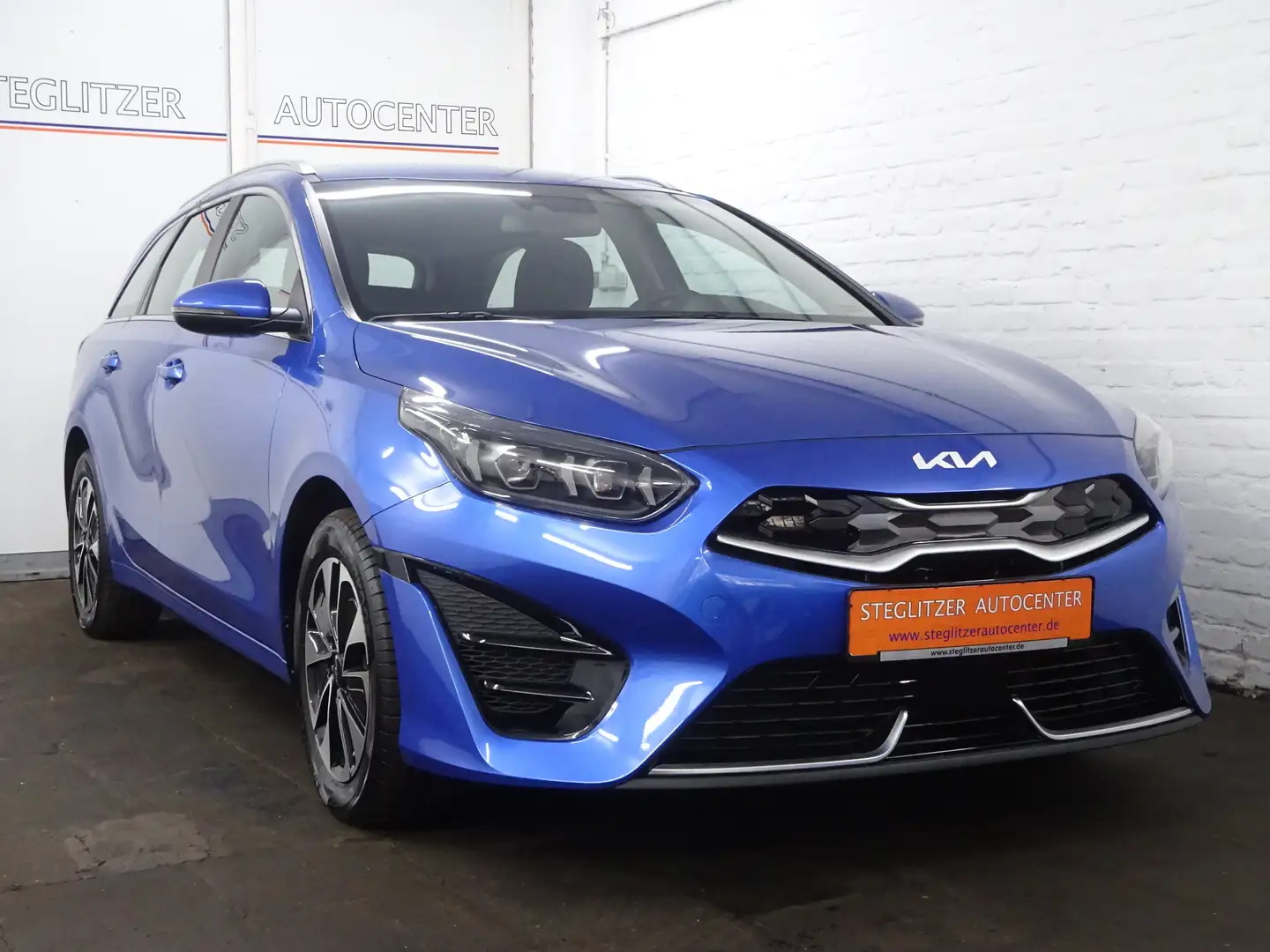 Kia Ceed SW / cee'd SW 1.6 PHEV Spirit DCT ACC/LED/RFK/Navi/TW/PDC/KEY Blau - 2