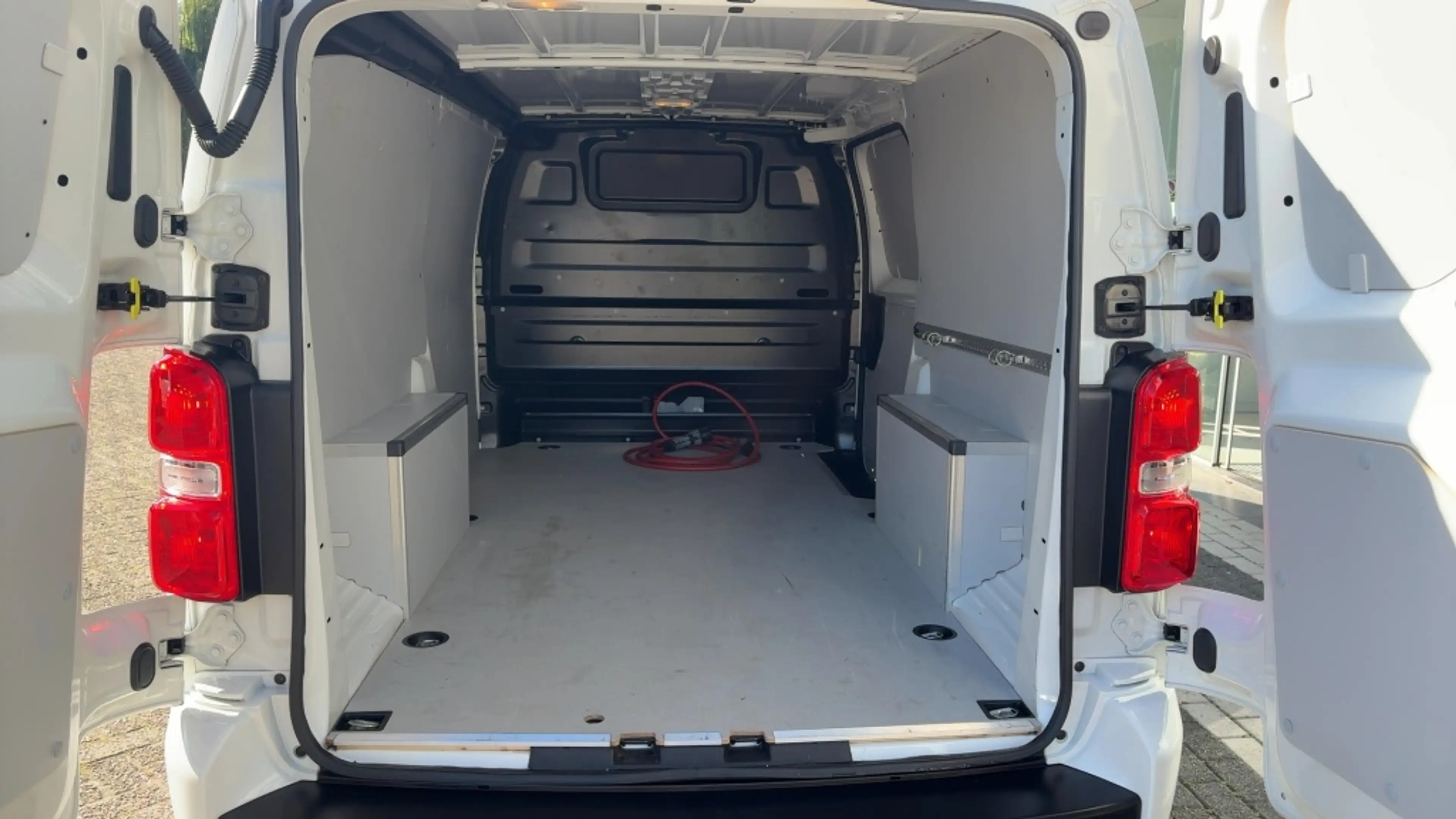 Opel Vivaro-e L3H1 Innov. 75 kWh(SOH) 96.81 — photo 6