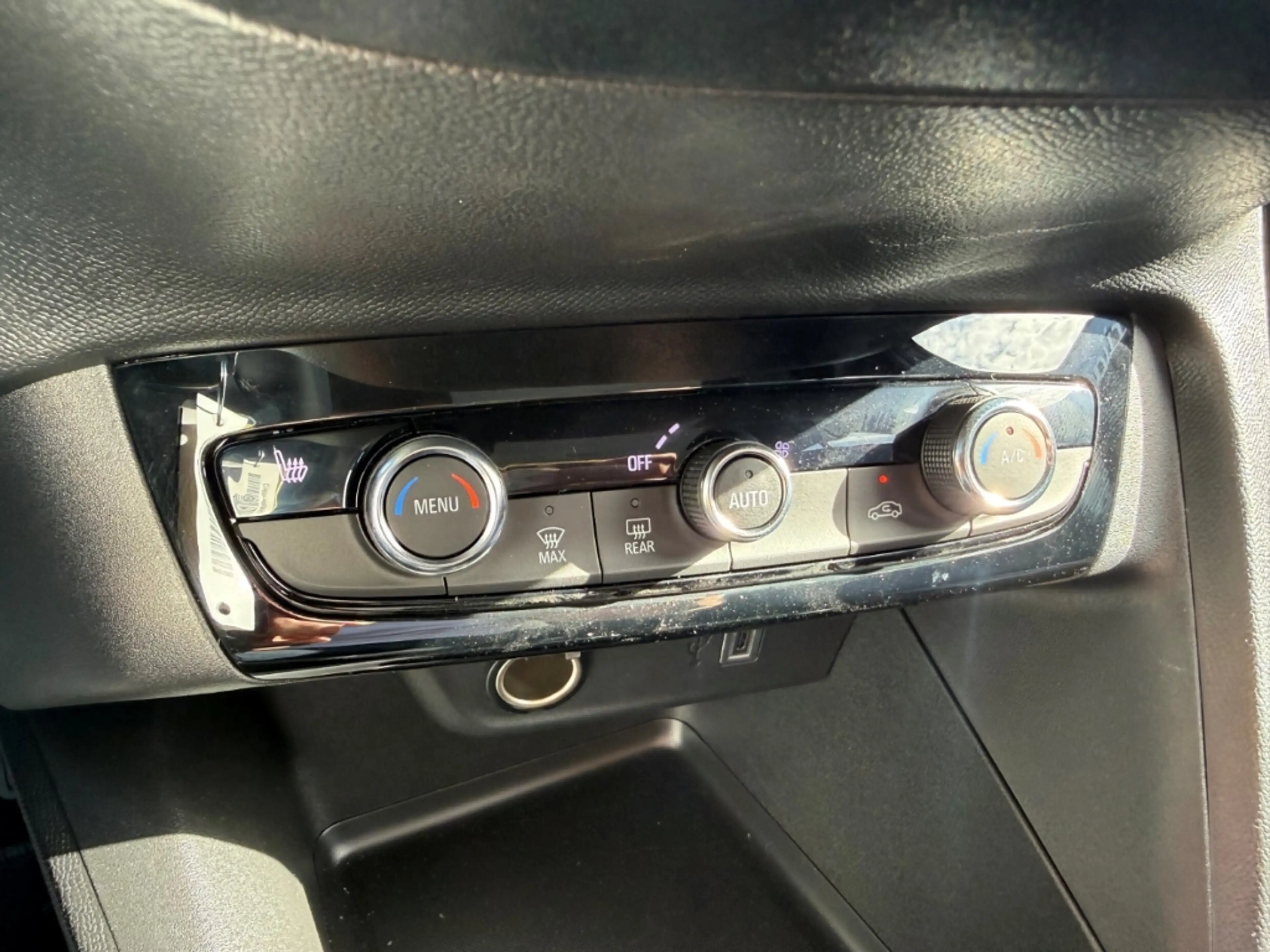 Opel Corsa-e Edition SHZ+LHZ+11KW-Charger+Allwetter — photo 14
