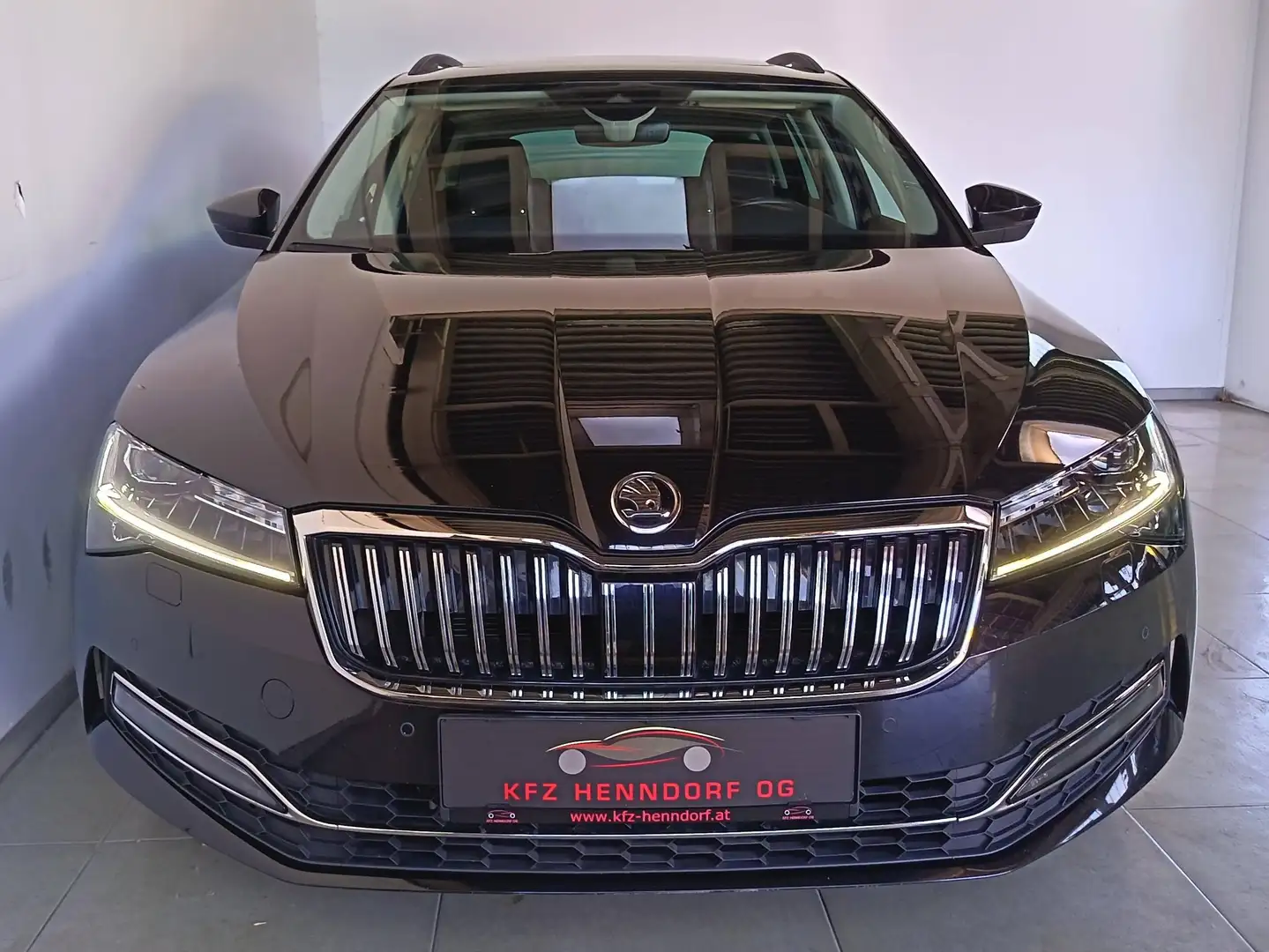 Skoda Superb Style 2,0 TDI DSG Schwarz - 2