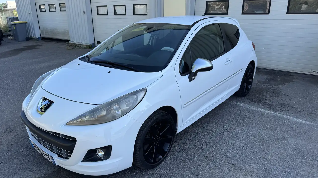 Peugeot 207 1.6 THP 175ch RC