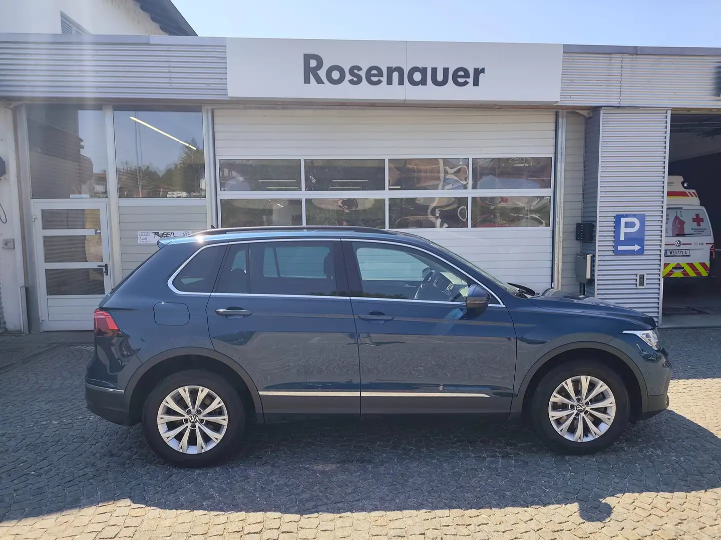 Volkswagen Tiguan Life eHybrid Blau - 1