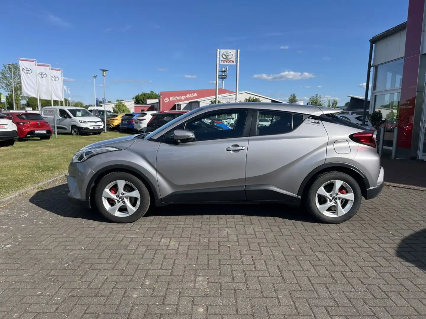 Toyota C-HR Hybrid Flow - 2