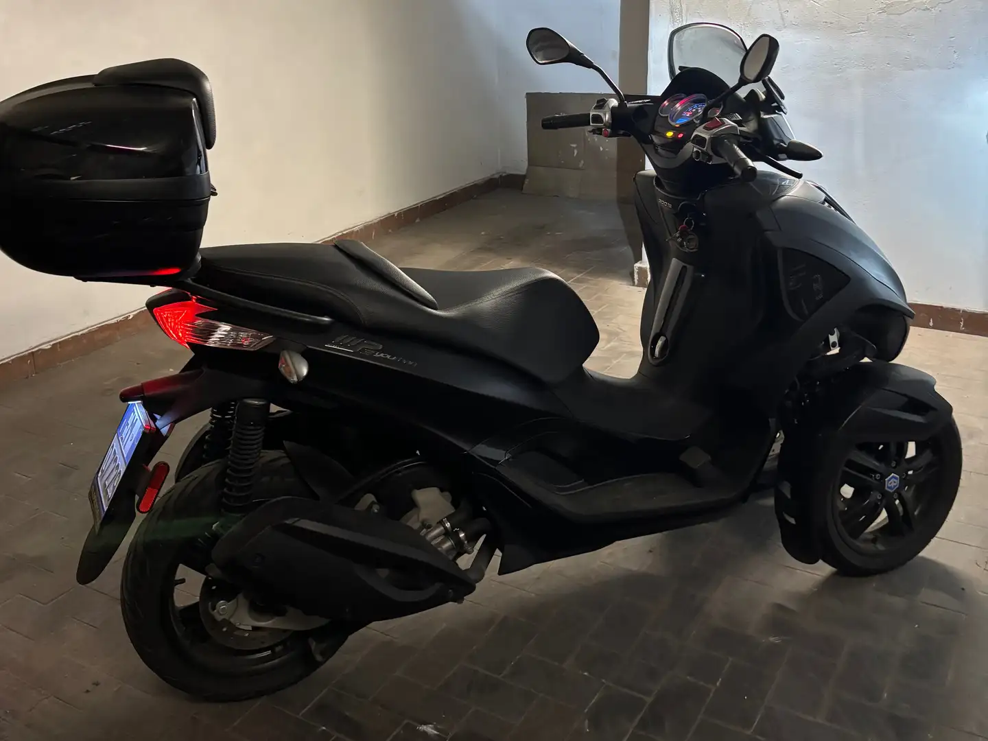 Piaggio MP3 YOURBAN LT 300 i.e. Nero - 2