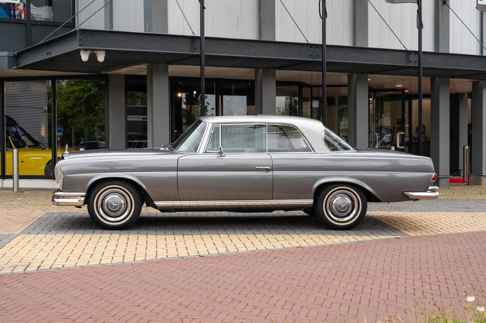 Mercedes-Benz 250 SE W111 Automatic Grijs - 2