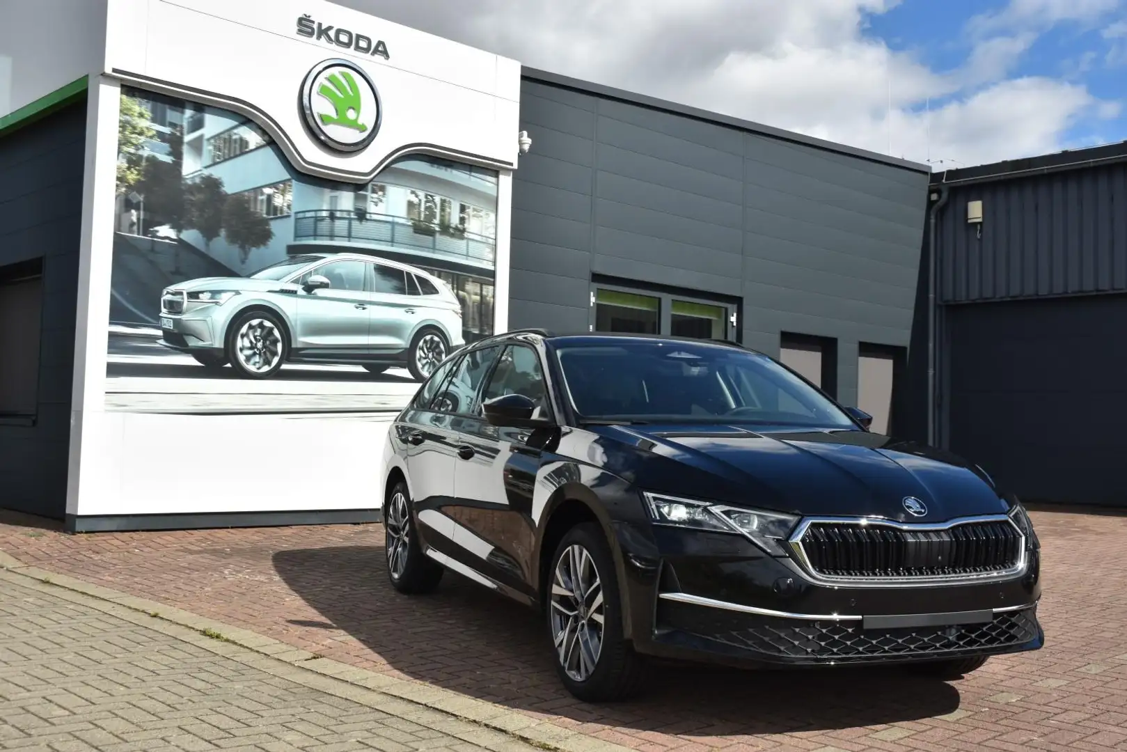 Skoda Octavia 1.5 TSI DSG*Matrix*Navi*AHK*360°*uvm. Schwarz - 2