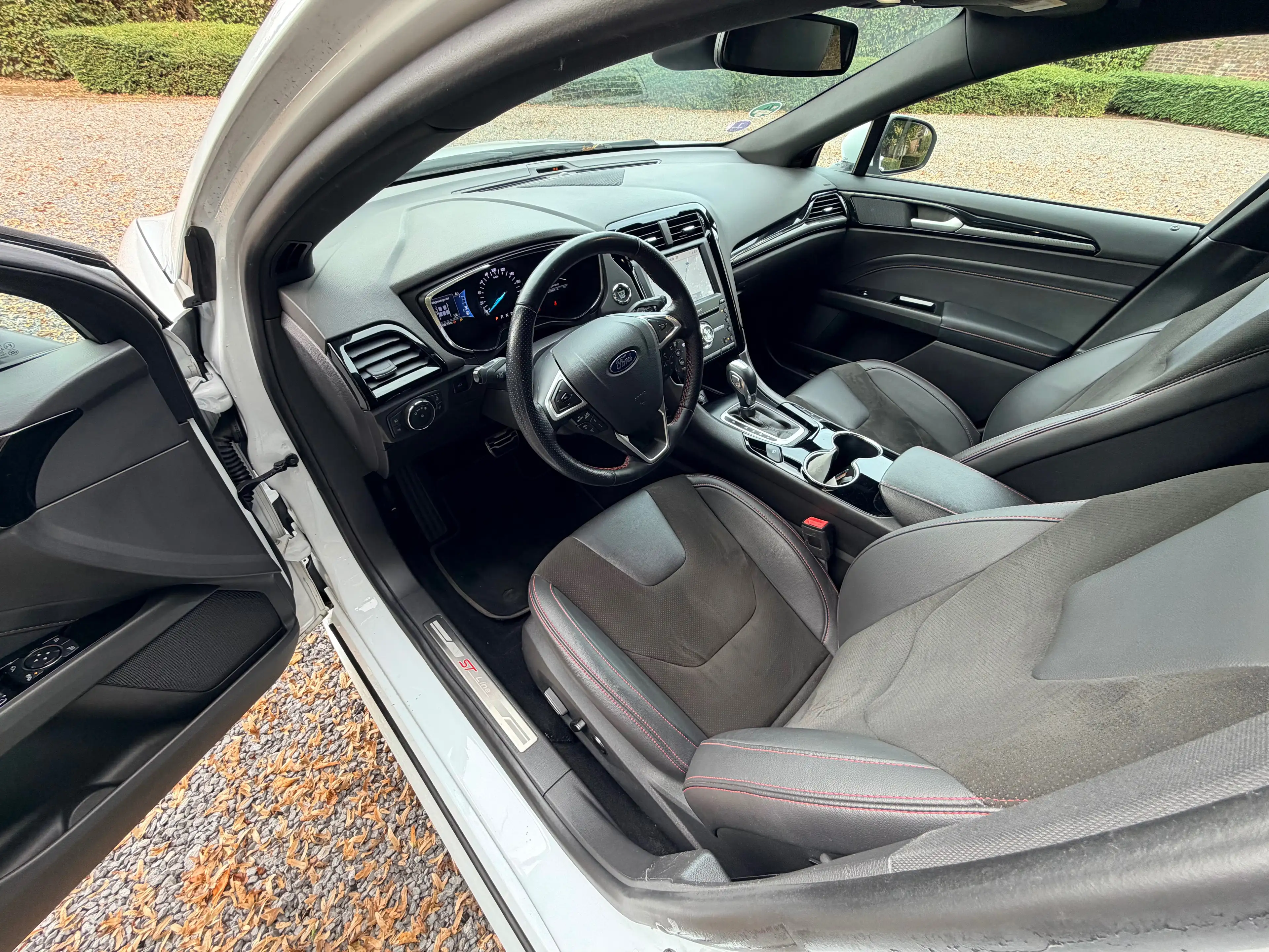 Ford Mondeo 2.0 HEV ST-Line 187pk Hybride LED Camera Key-less — photo 7
