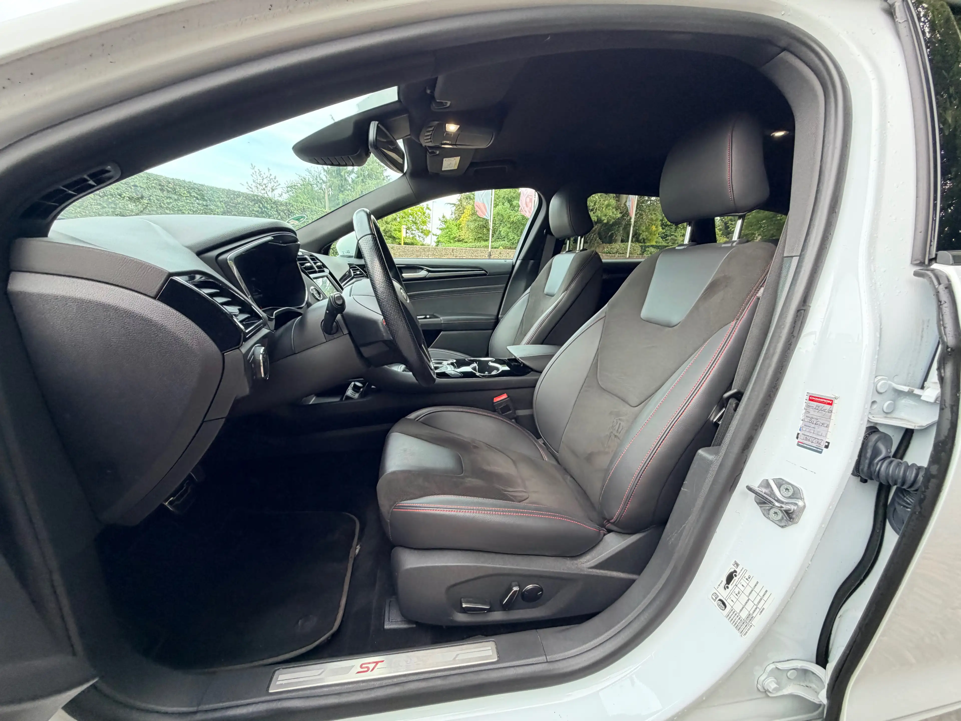 Ford Mondeo 2.0 HEV ST-Line 187pk Hybride LED Camera Key-less — photo 8