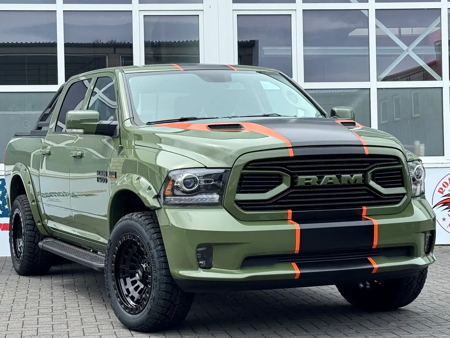 Dodge RAM 1500 Laramie Custom 5,7 4x4 La Chanti SD Verde - 1