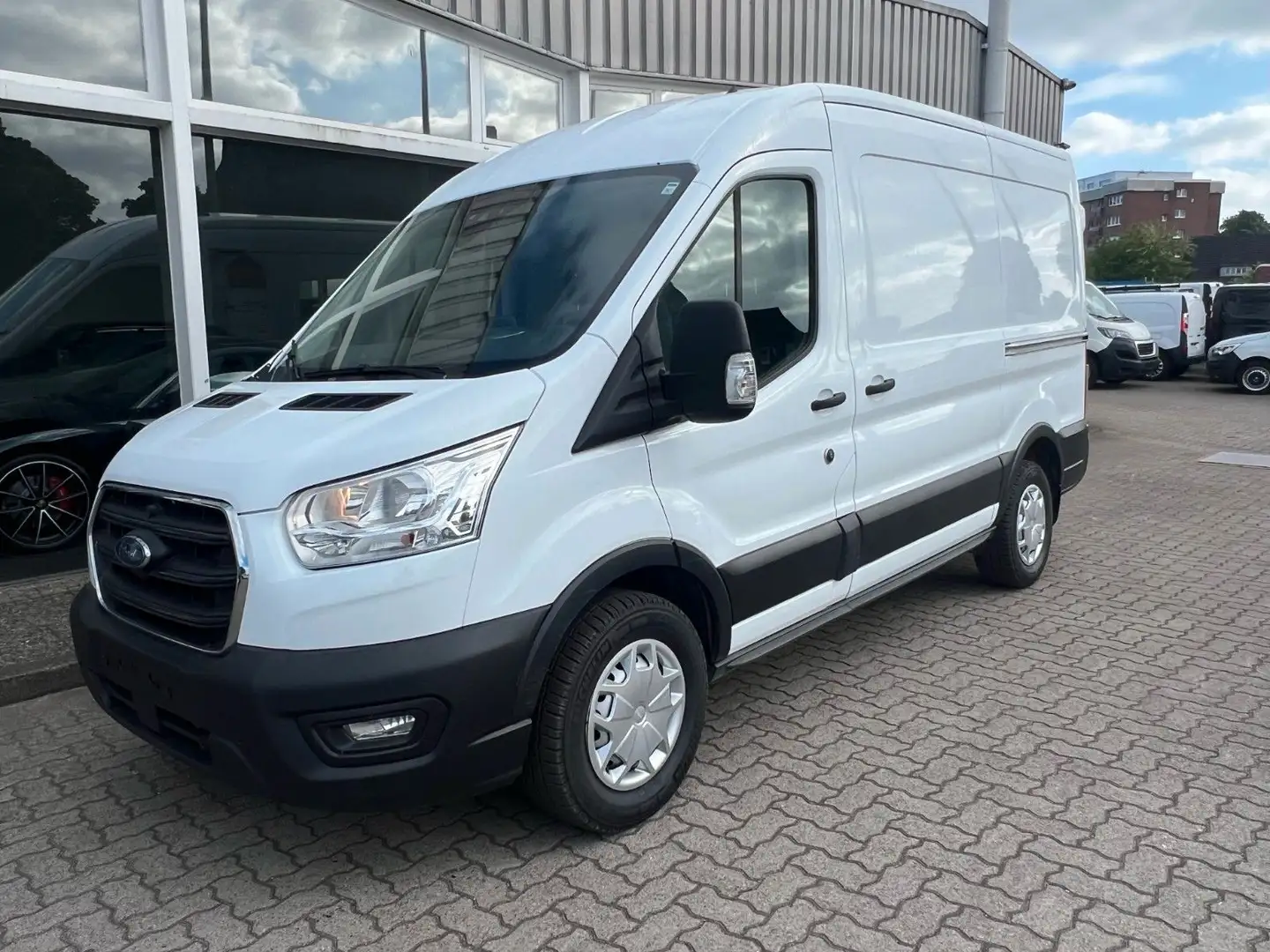 Ford Transit TRANSIT350 L2H2/KAMERA/NAVI/AHK/DOPPELSC Weiß - 2