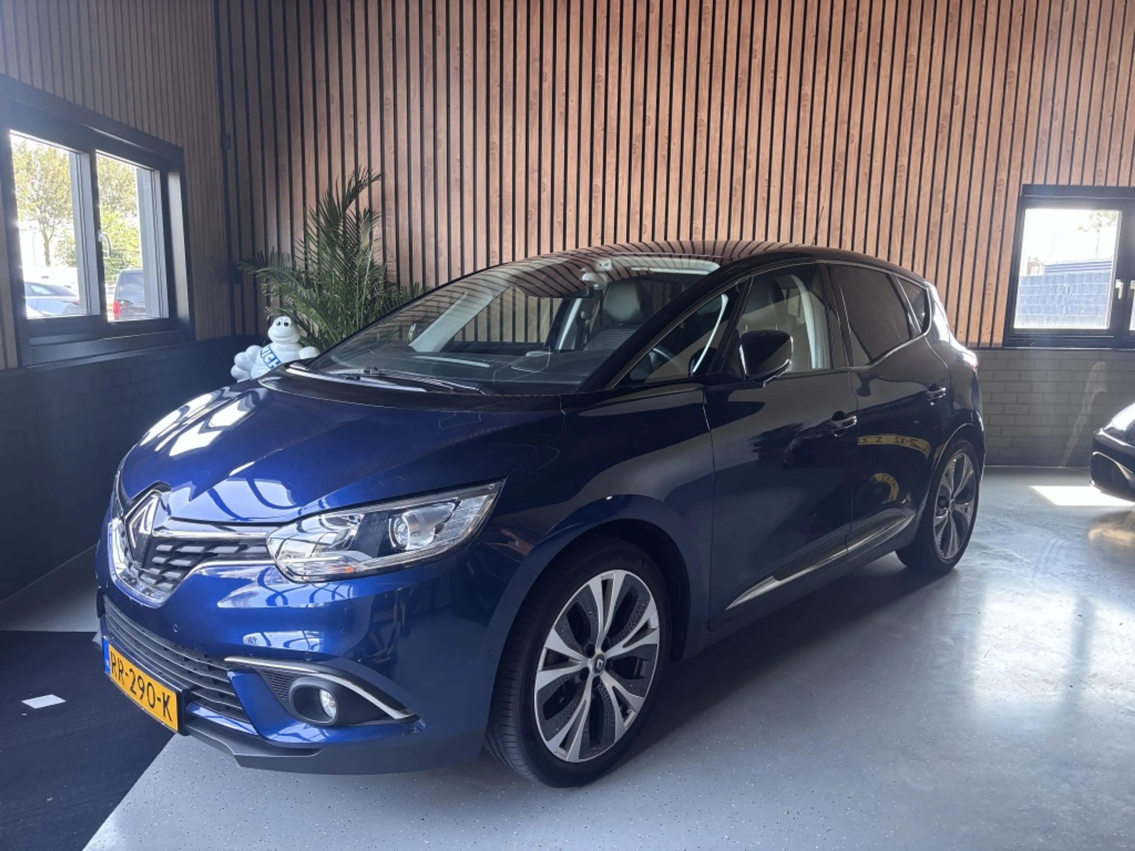 Renault Scenic 1.2 TCe Collection NAVI/TREKHAAK/20 INCH WIELEN