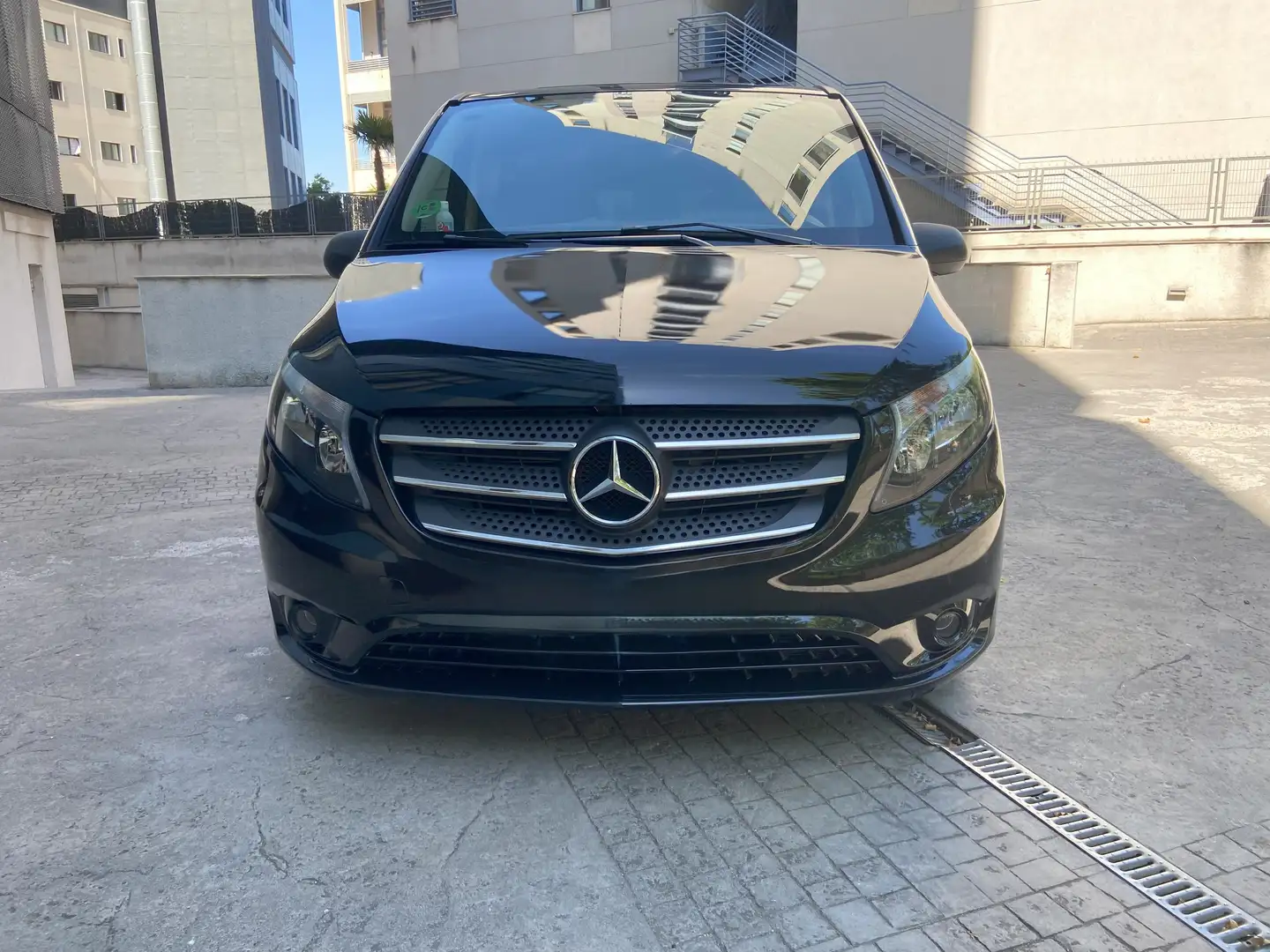 Mercedes-Benz Vito VITO 116CDI TOURER SELECT EXTRALARGA AUTO. 163CV Negro - 1