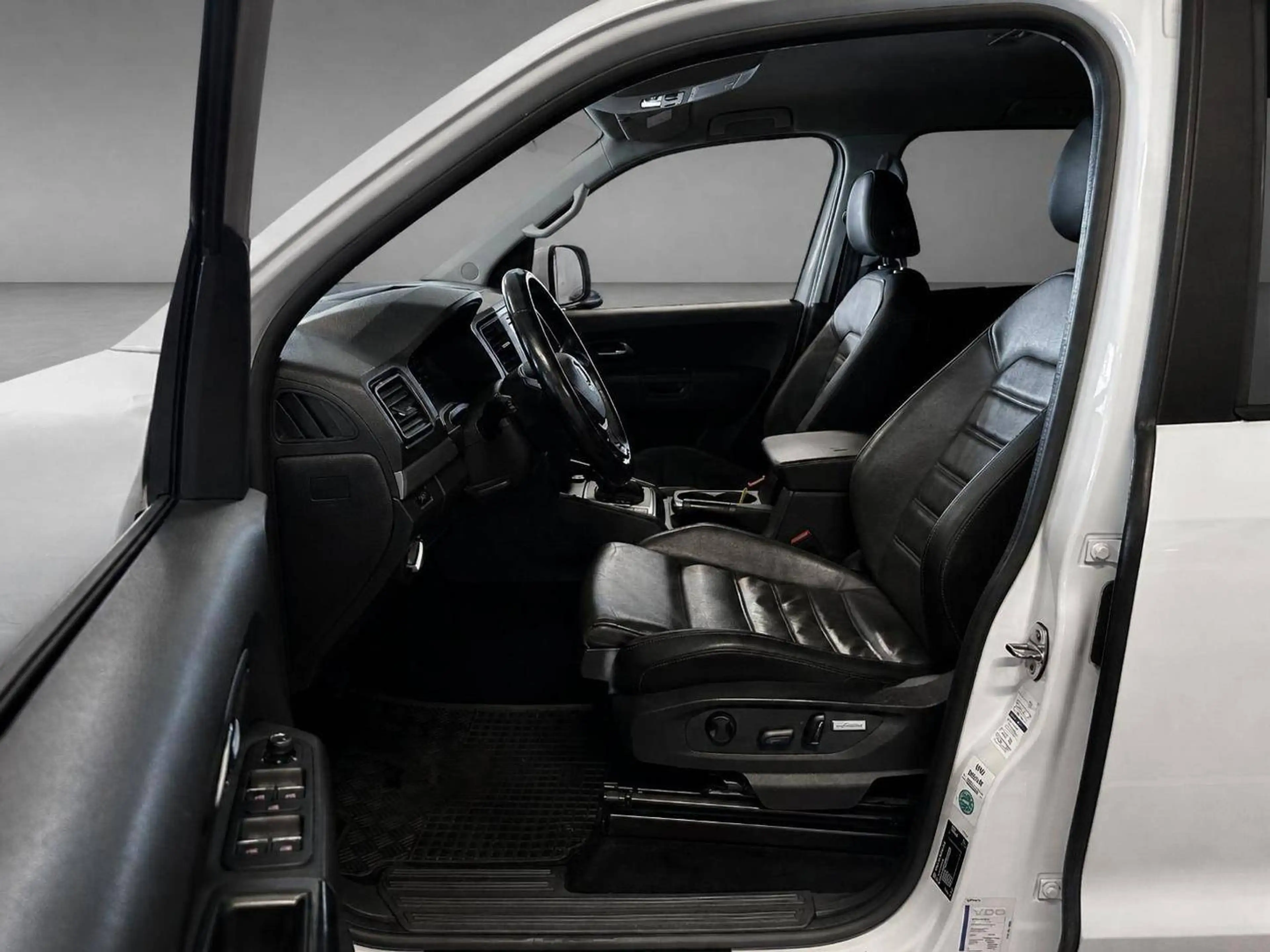 Volkswagen Amarok Highline DoubleCab 4Motion — photo 11