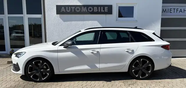 Cupra Leon view 6