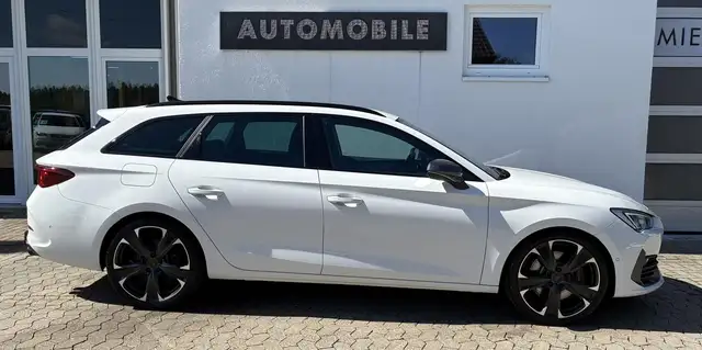 Cupra Leon view 5