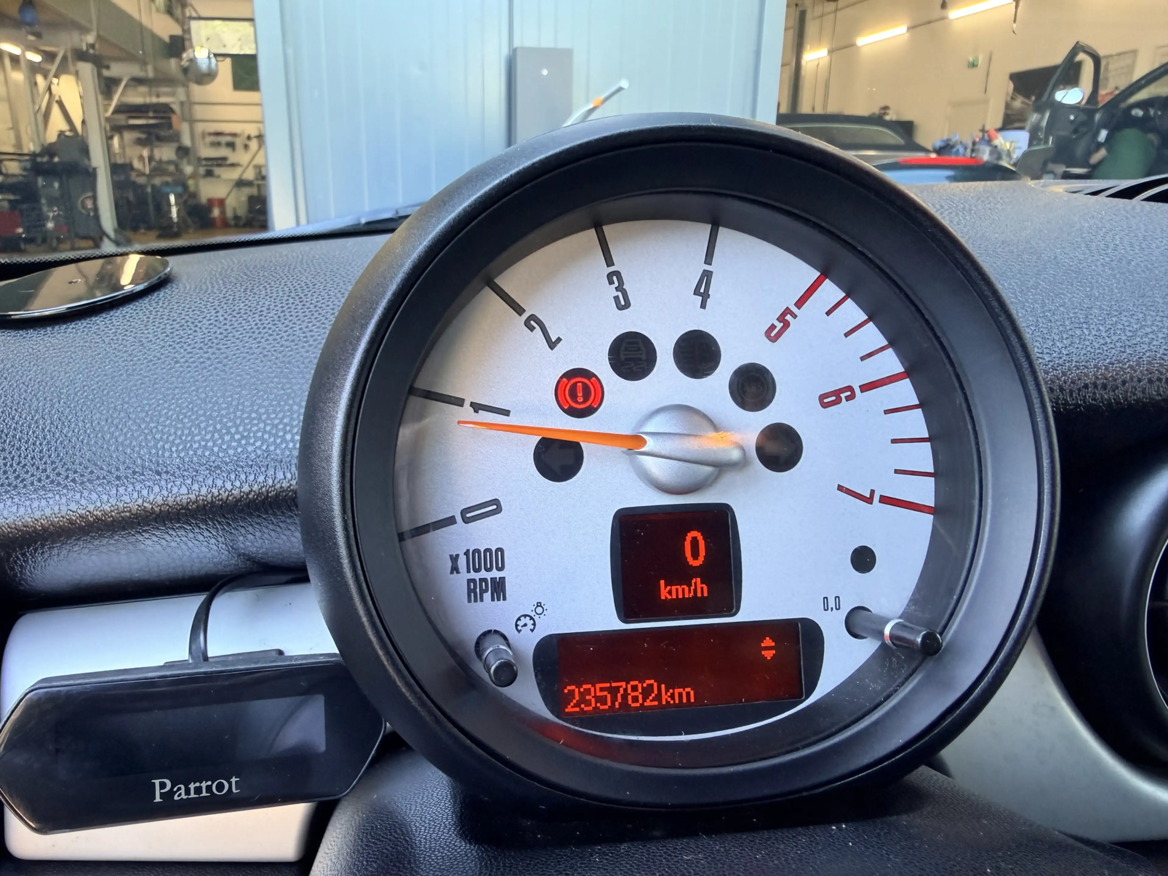 MINI Cooper D Clubvan — photo 9
