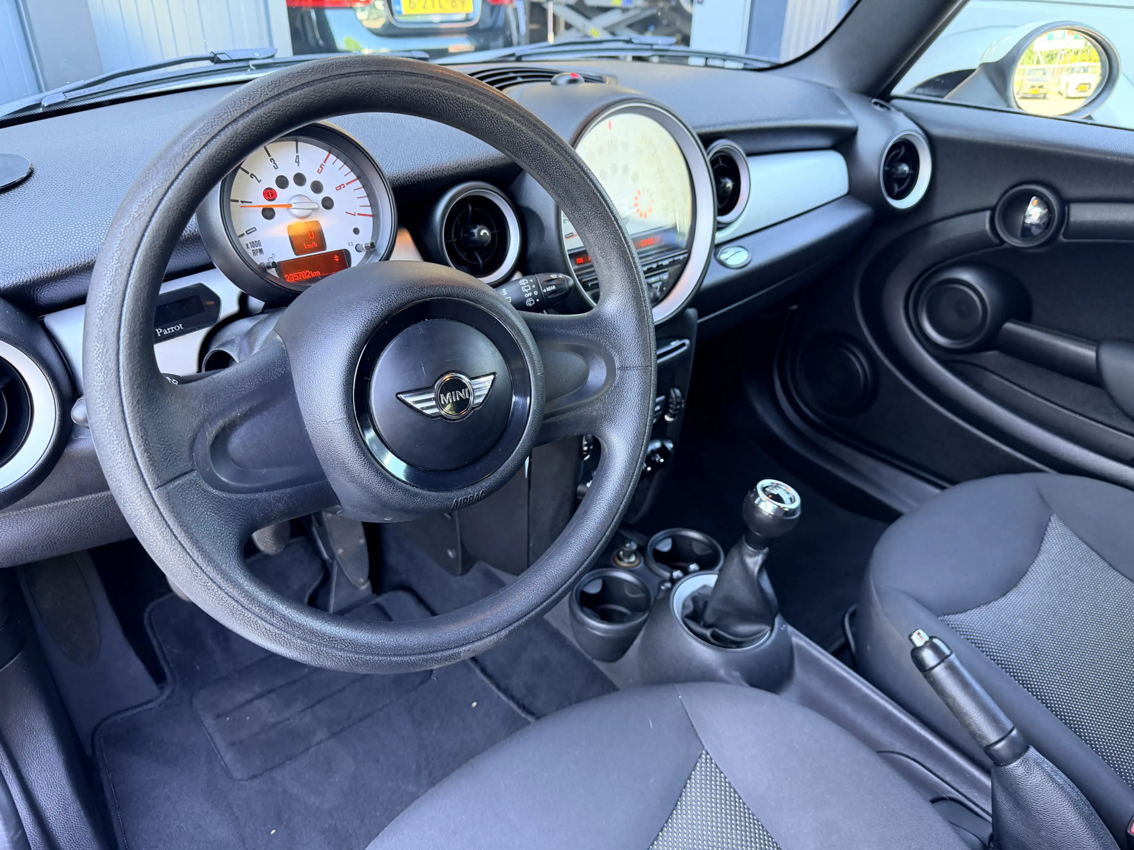 MINI Cooper D Clubvan — photo 3