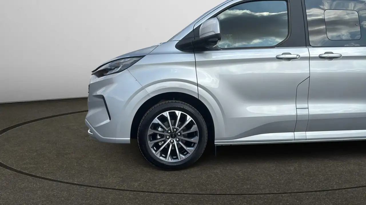 Ford Tourneo Custom 2026 — фото 9