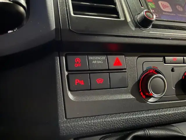 Volkswagen Caravelle view 6