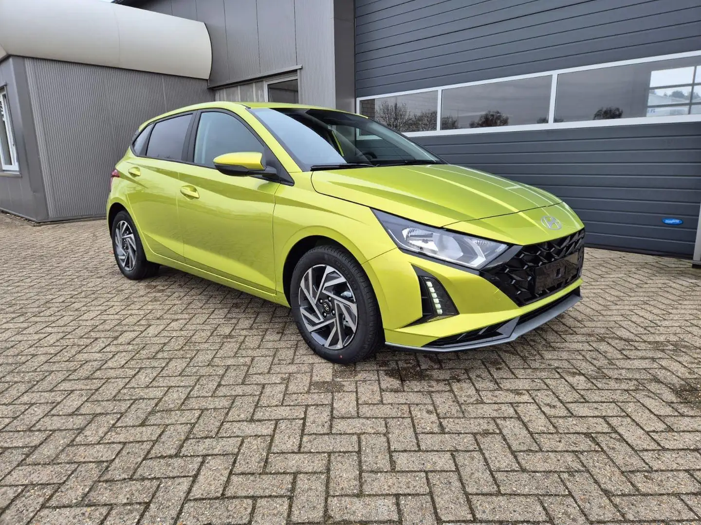 Hyundai i20 1.0 T-GDI 90PS Trend Automatik 5-türig Klimaaut... Gelb - 1