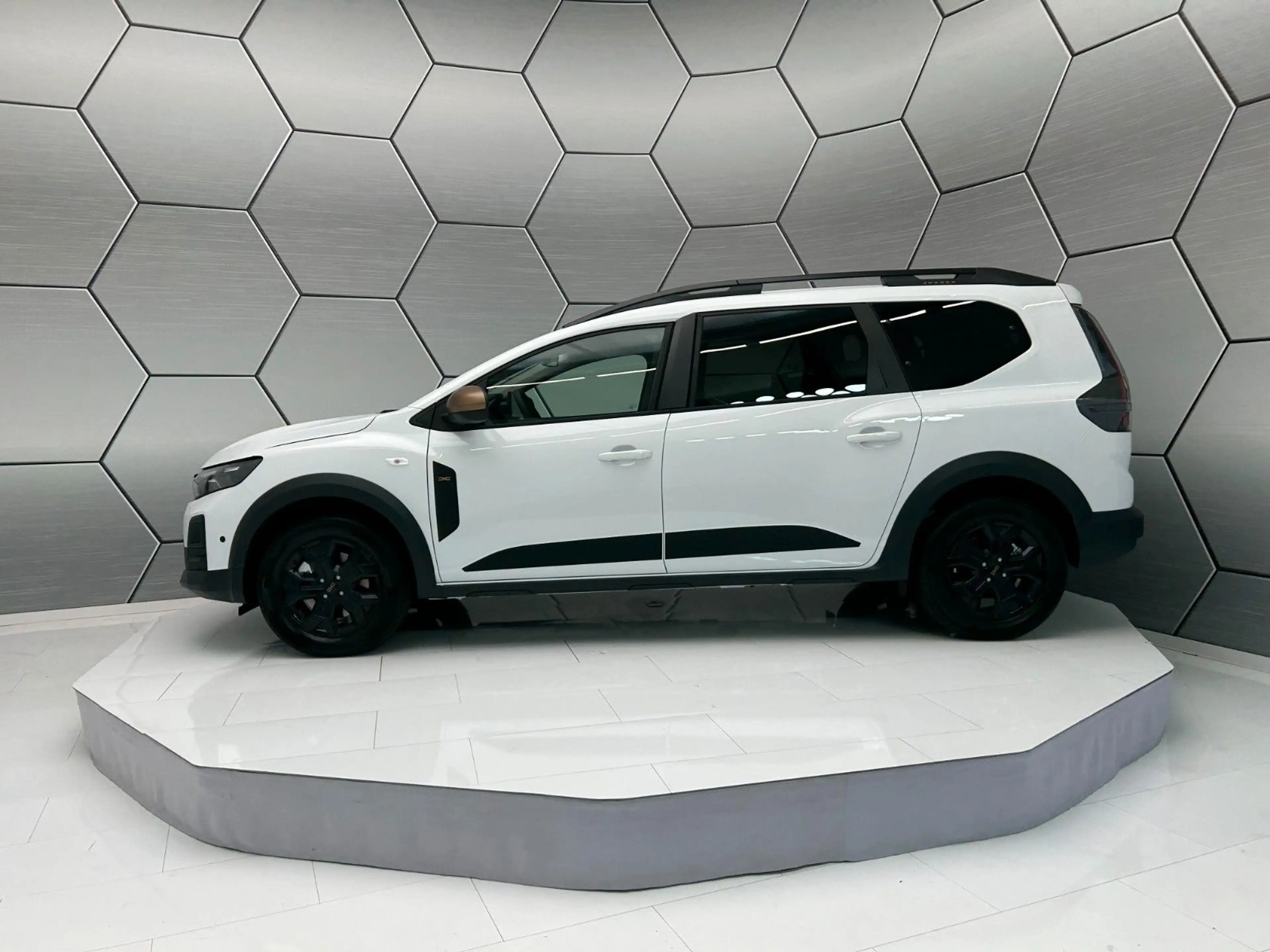 Dacia Jogger Extreme Eco-G 120 AT Winter/Driving 7-S — photo 3