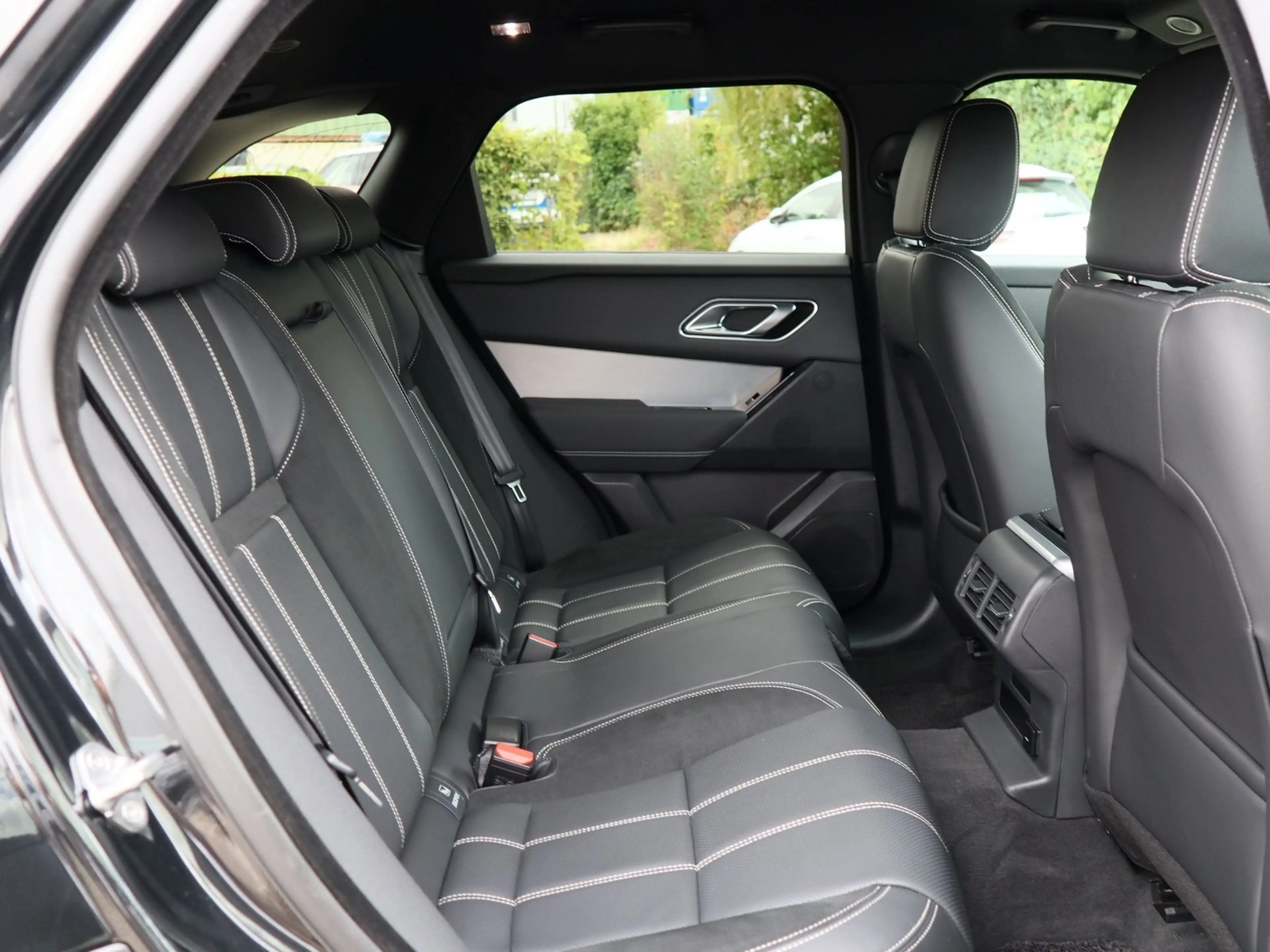 Land Rover Range Rover Velar P250 R-Dynamic SE Luftfederung, Black Pack — photo 5