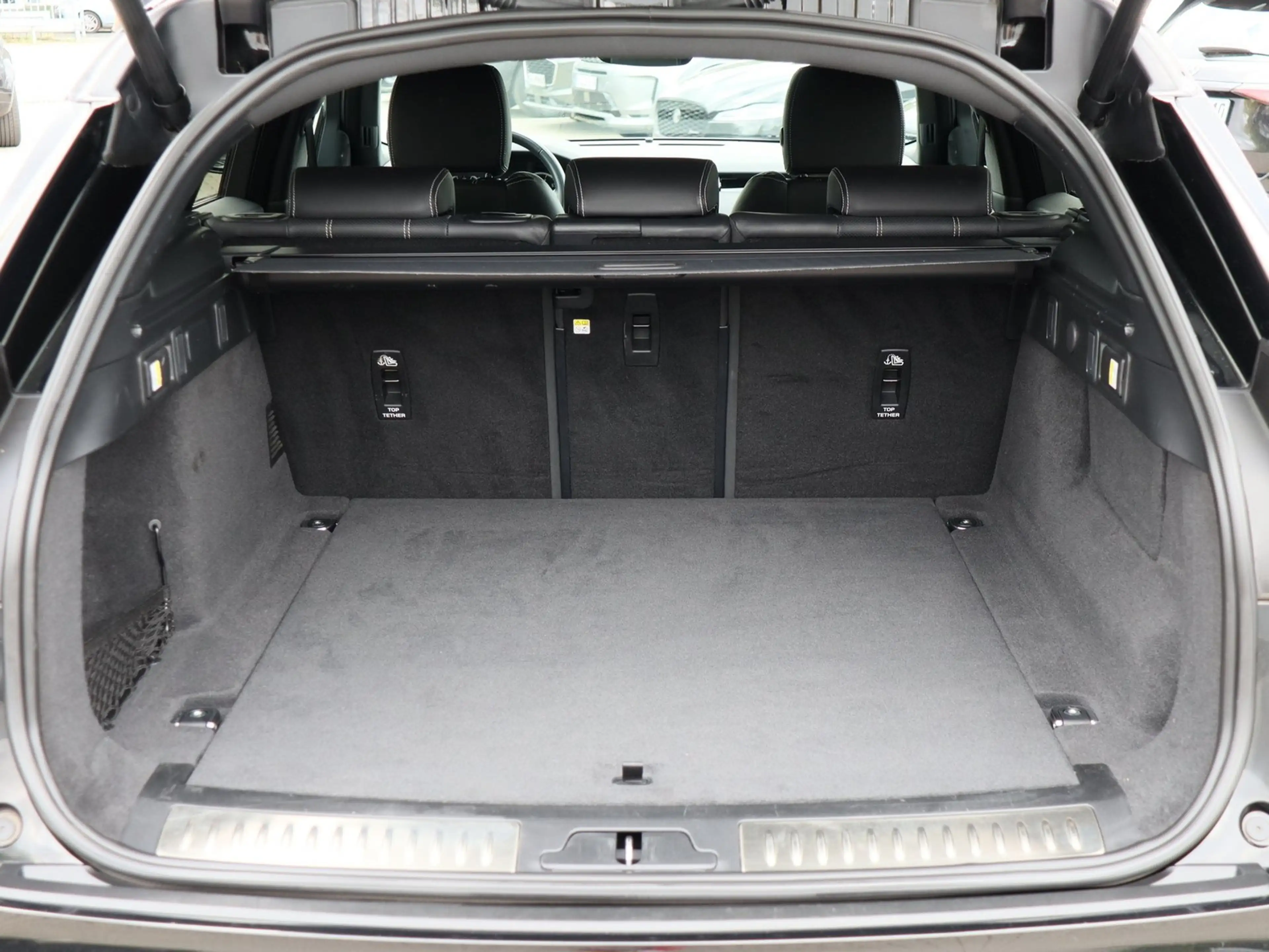 Land Rover Range Rover Velar P250 R-Dynamic SE Luftfederung, Black Pack — photo 15