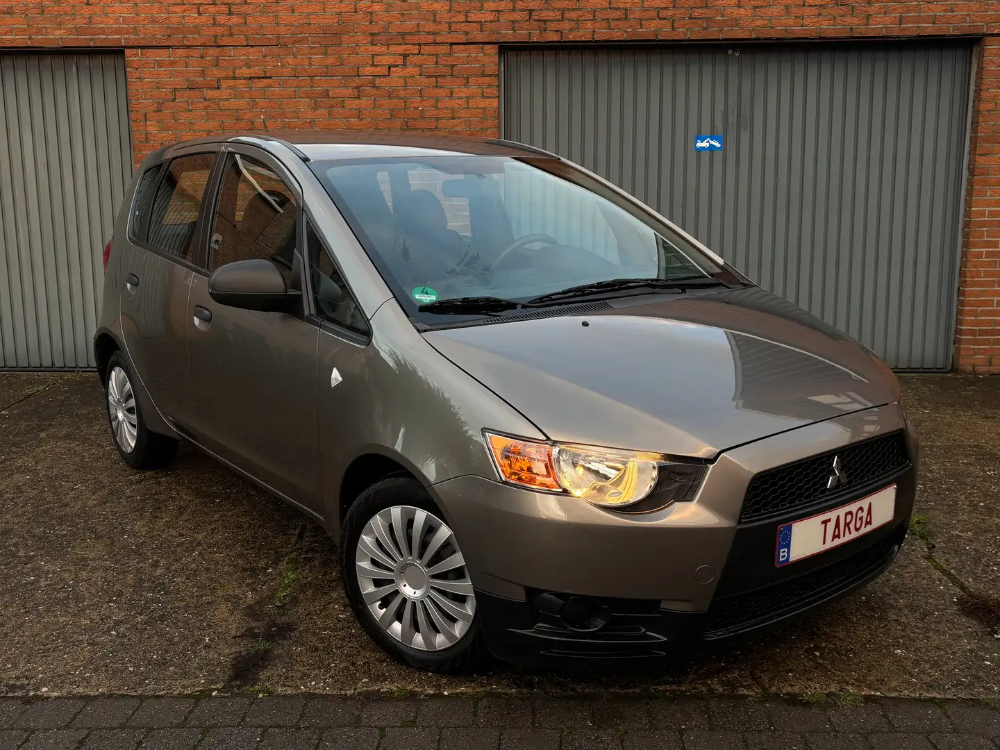 Mitsubishi Colt Colt 1.1i Inform ClearTec Plateado - 1
