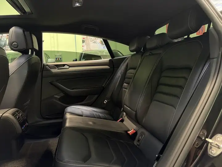 Volkswagen Arteon 2018, foto 24