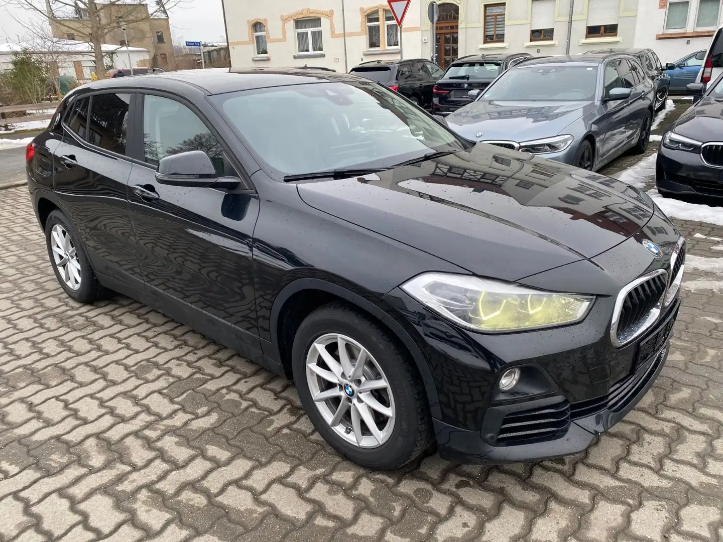 BMW X2 xDrive 25 Leder / Head-Up / Kamera / AHZV / Noir - 1