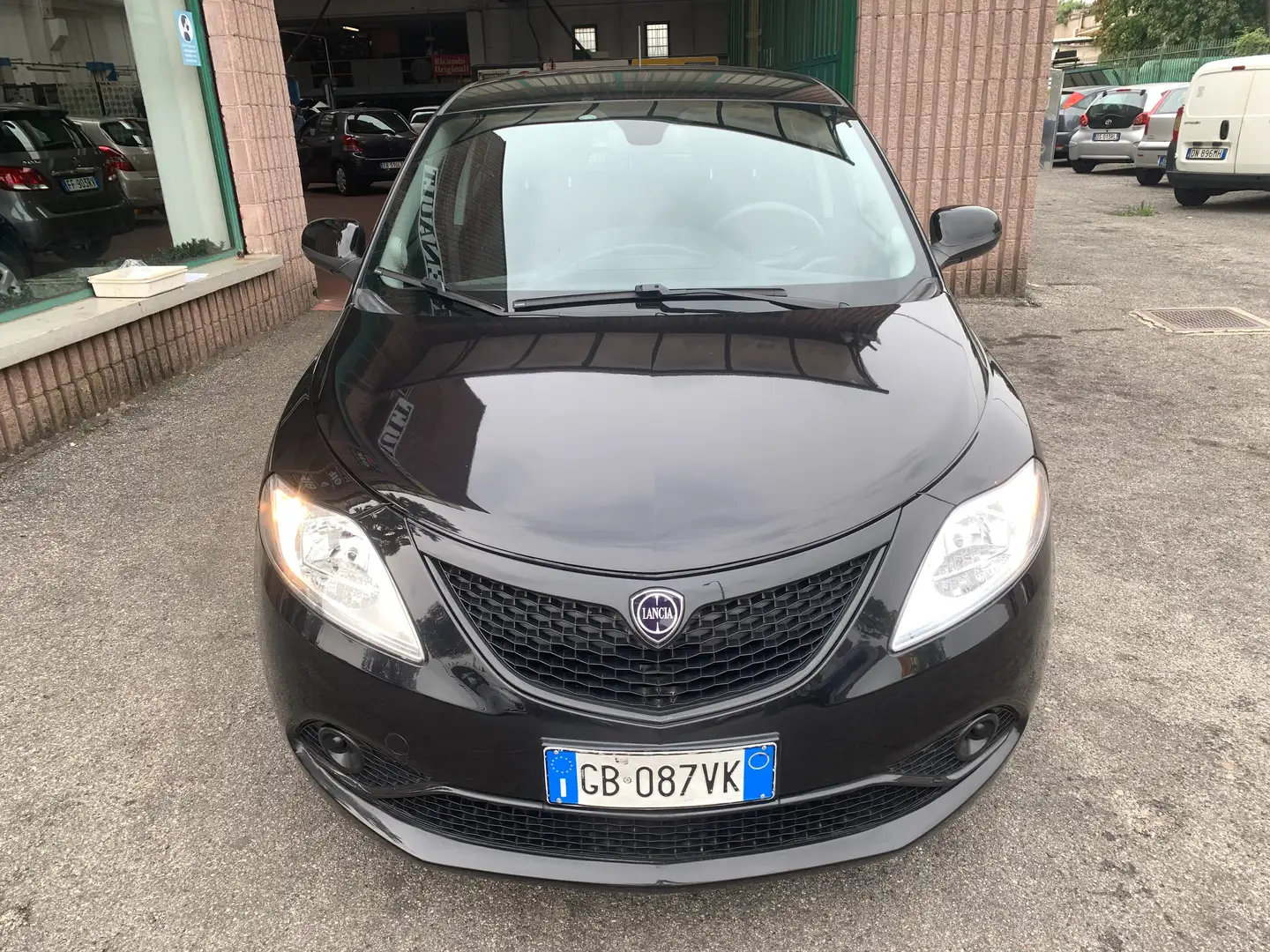 Lancia Ypsilon Ypsilon III 2015 1.2 Gold s Nero - 2