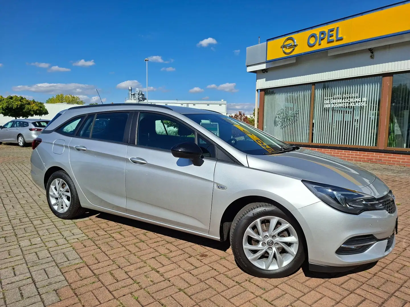 Opel Astra K ST Elegance+LED+NAVI+KLIMAAU+SHZ+LHZ+CAM Silber - 1